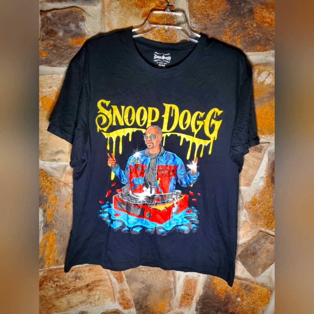 Snoop Dogg black t shirt